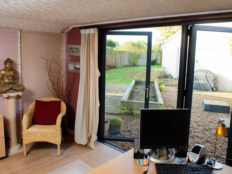 Bifold Leytonstone